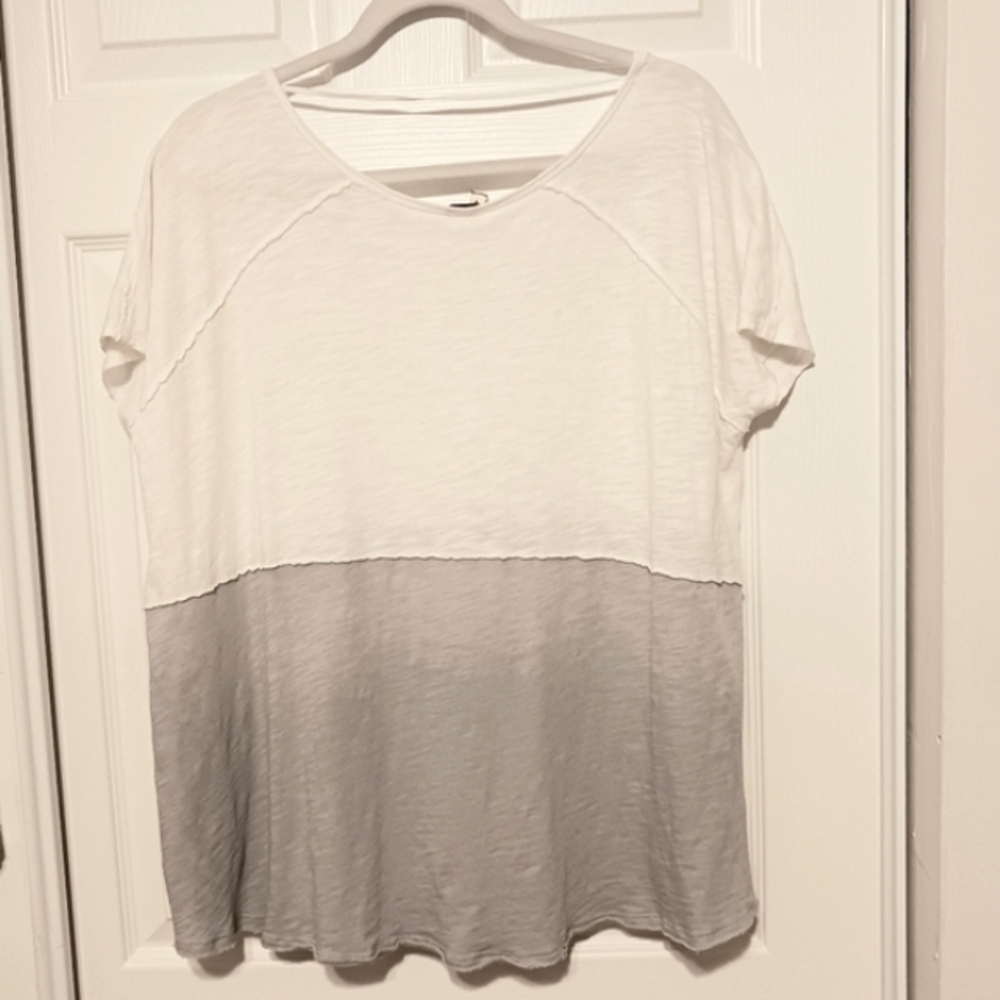 Free People OverSized Tee Y2K White & Grey Top Flowy Rough Hem Blouse Sz XS